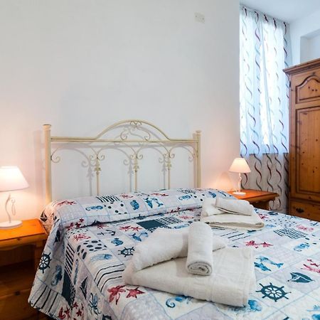 Camera Con Bagno Villa Isabel Cala Gonone Buitenkant foto