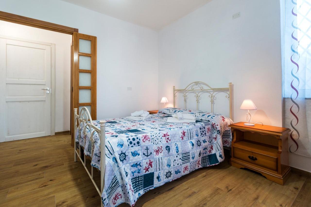 Camera Con Bagno Villa Isabel Cala Gonone Buitenkant foto