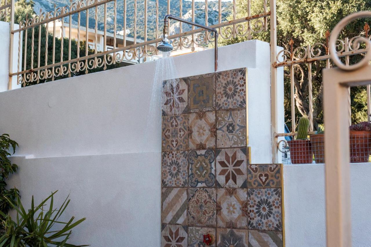 Camera Con Bagno Villa Isabel Cala Gonone Buitenkant foto